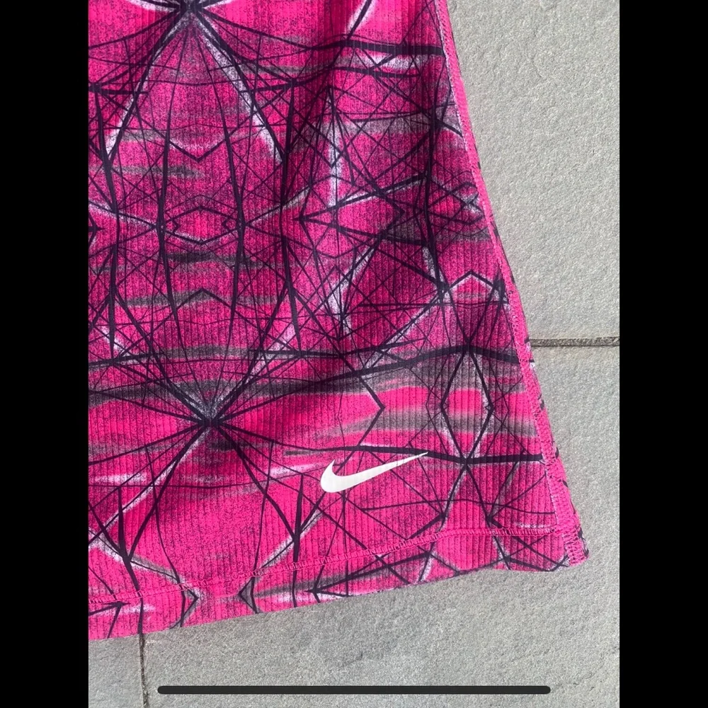 Nike Dry fit athletic tank magenta - Picture 4 of 4